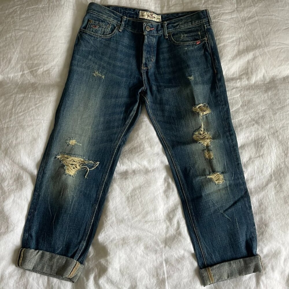 Hollister Boyfriend Style Distressed Denim Jeans W26
